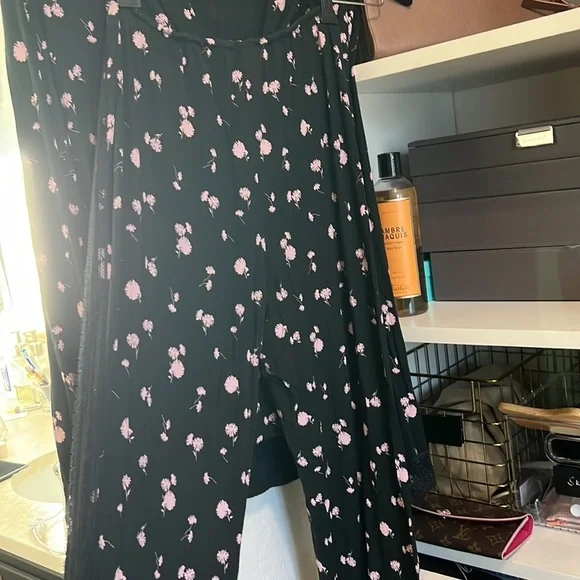 Victoria’s Secret pajama set - Picture 3 of 3